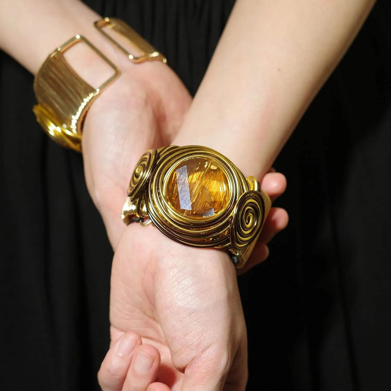 Chunky Gold Cuff Bracelets for Women Stack Silver Bracelet Vintage Bohemian Indian Bangles for Women Adjustable Open Wide Gold Bangle Bracelet Trendy Statement Jewelry