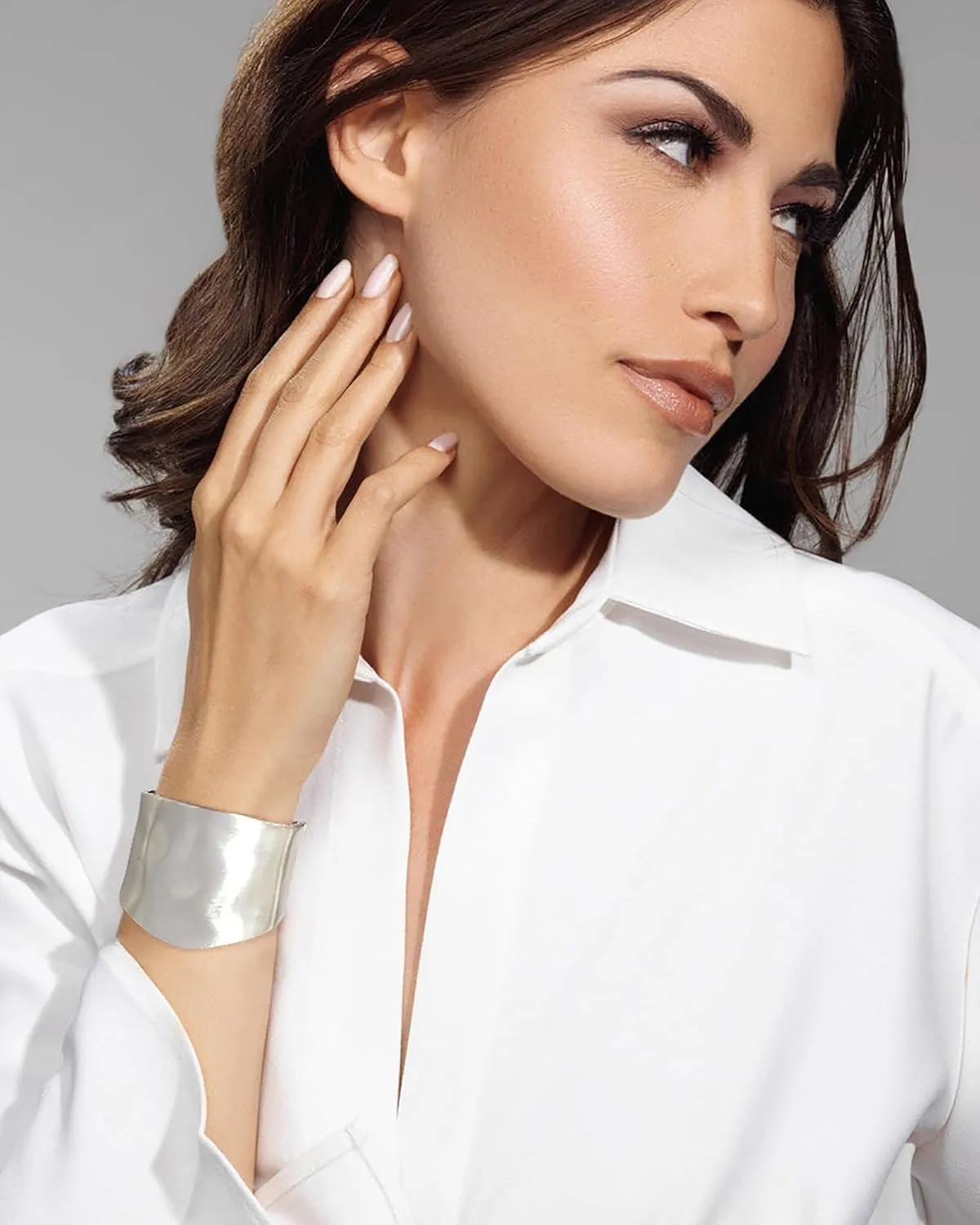 Chunky Gold Cuff Bracelets for Women Wide Gold Bangle Bracelet Hammered Open Wrist Cuff Bracelet Christmas Holiday Jewelry