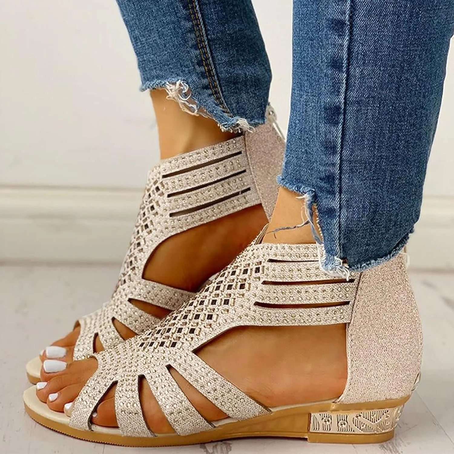 Eduavar Sandals for Women Casual Summer, Women Sandals Closed Toe Wedge Sandals Summer Casual Ankle Strap Buckle Sandals