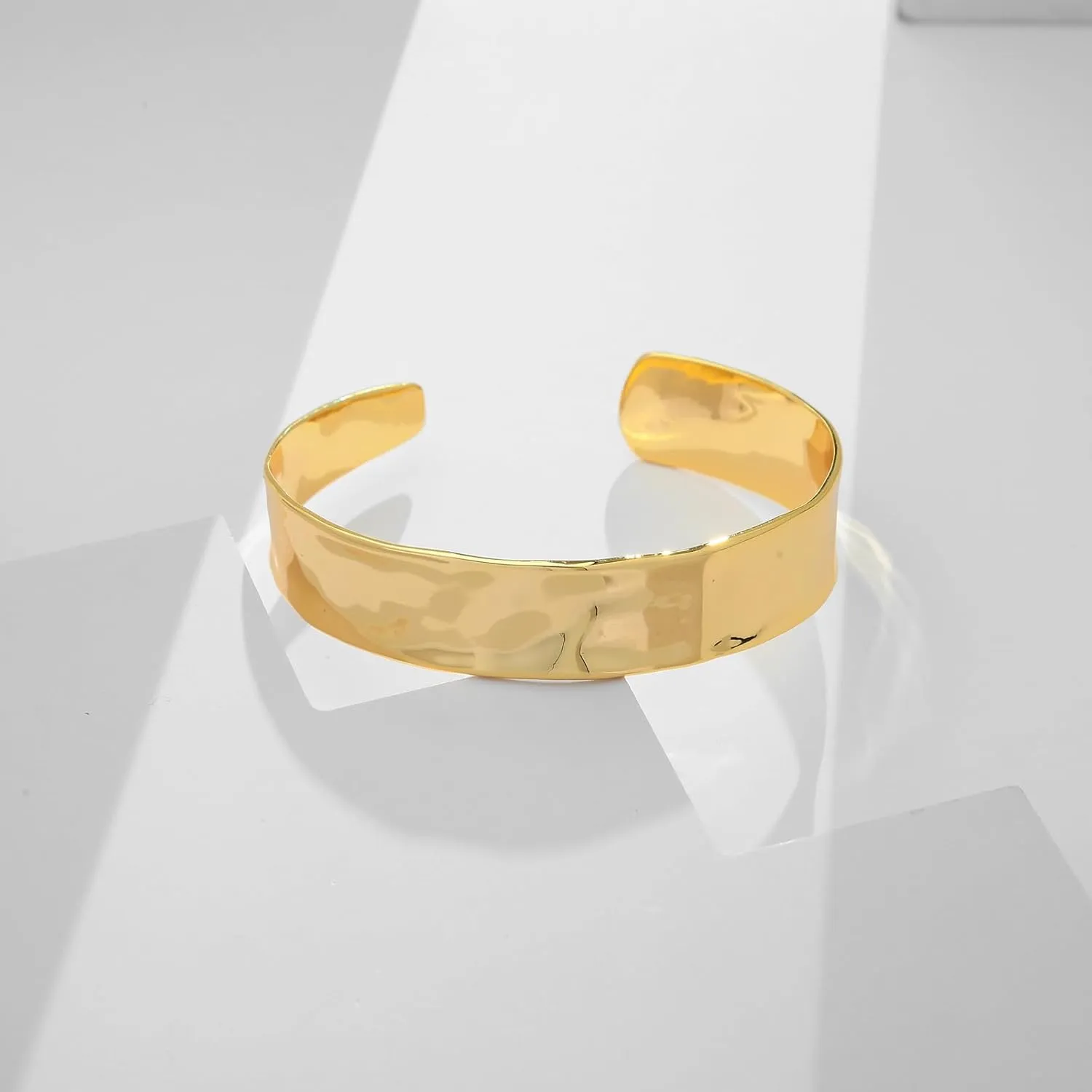Hammered Gold Cuff Bracelets for Women Irregular Adjustable Open Bangles Chunky Statement Wide Gold Bracelets Vintage Boho Gold Arm Cuff Jewelry