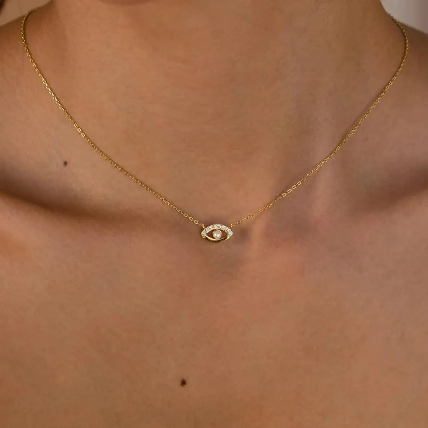 Kyerlyn Dainty Pearl Pendant Necklaces for Women 14K Gold Plated Handmade Layered Pearl Chain Necklace Delicate Layered Pearl Necklace Everyday Jewelry Gift